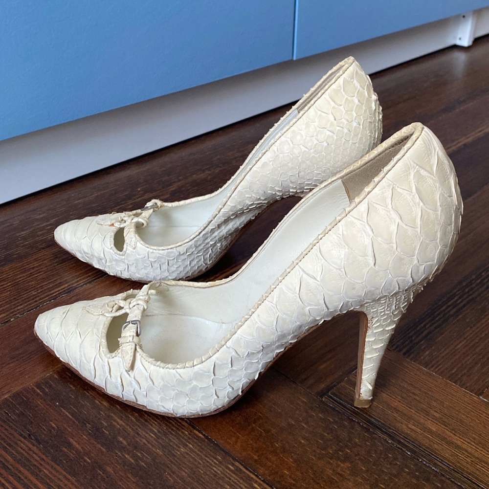 Siegerson Morrison genuine snakeskin pumps